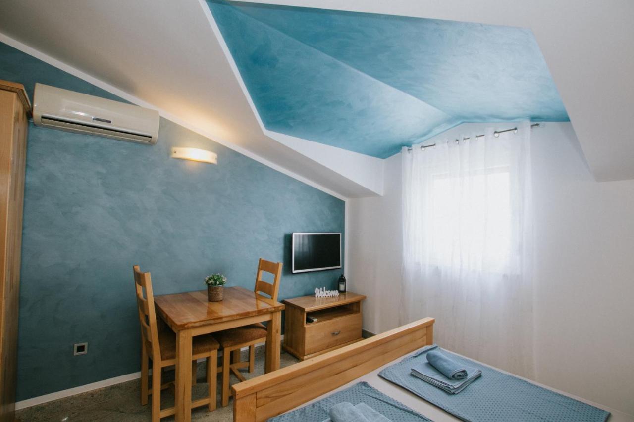 Blue Sea House Apartment โตรกีร์ ภายนอก รูปภาพ