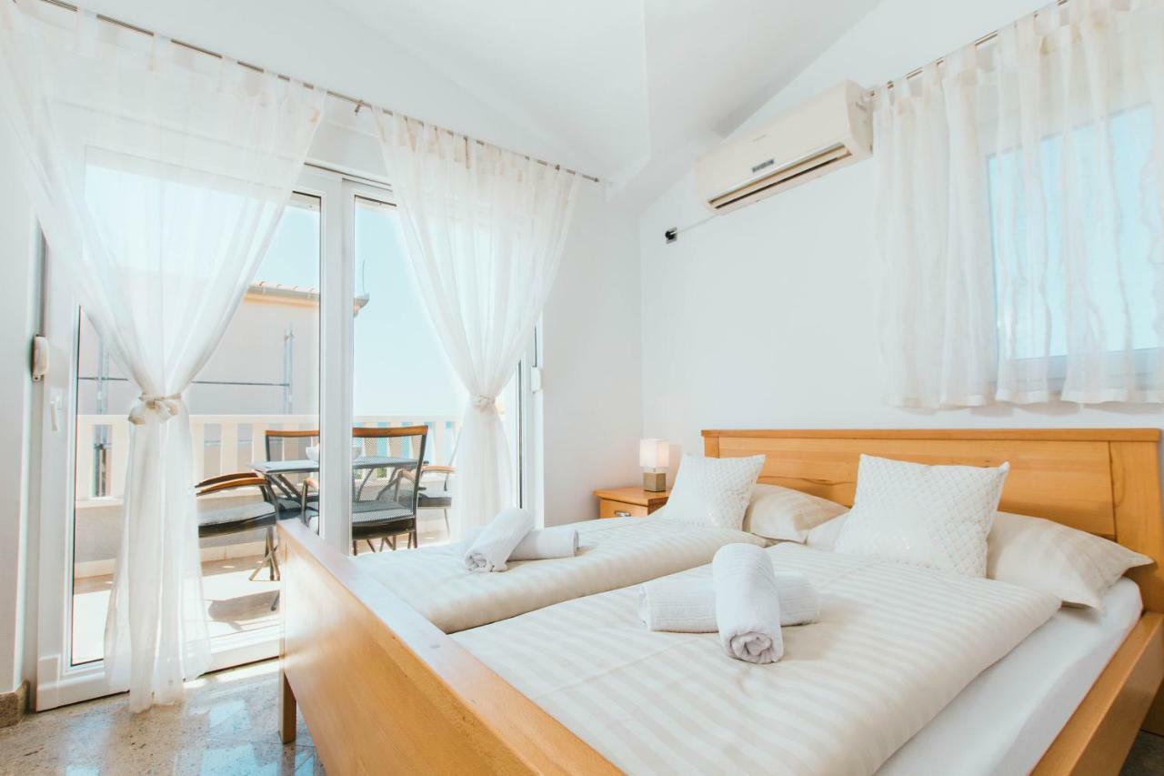 Blue Sea House Apartment โตรกีร์ ภายนอก รูปภาพ