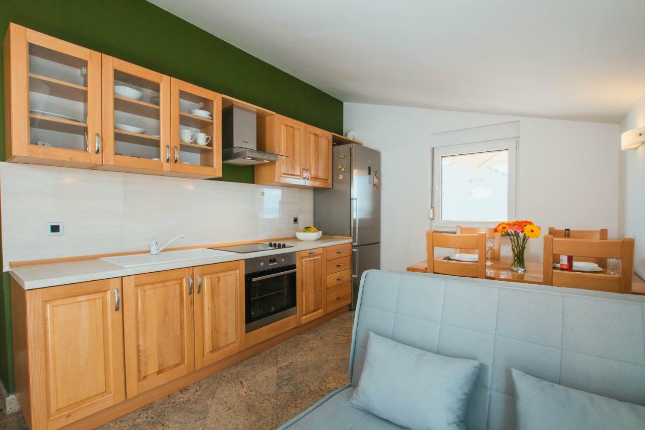 Blue Sea House Apartment โตรกีร์ ภายนอก รูปภาพ